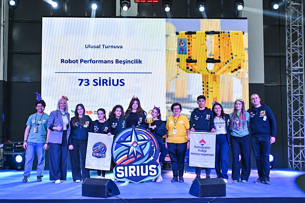 Türkiye'nin bilim kahramanları Fuar İzmir'de bir araya geldi<