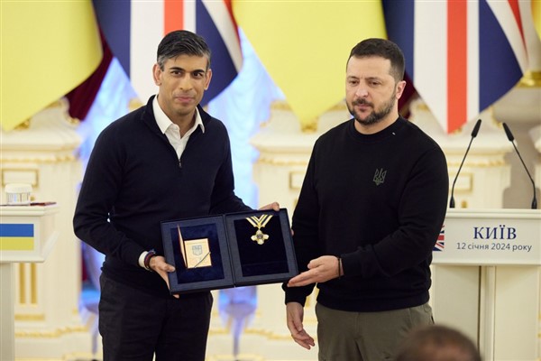 Zelenski: “Ukrayna'yı adım adım güçlendiriyoruz”