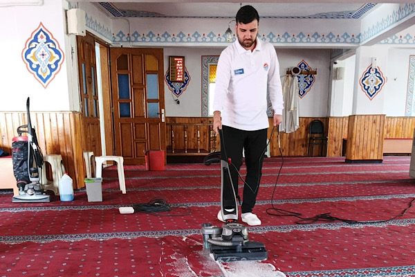 Maltepe’de ibadethanelerde temizlik çalışması başlatıldı<