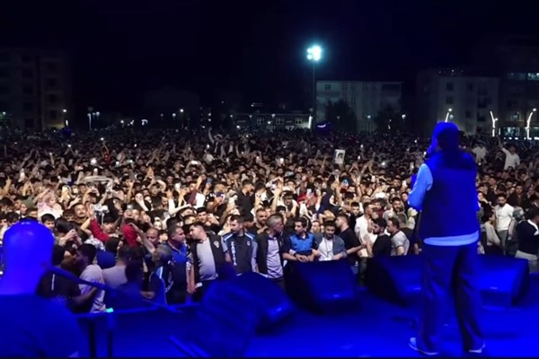 Muş’ta halk konseri düzenlendi<