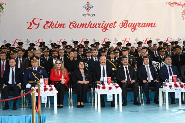 Batman’da Cumhuriyet’in 103’üncü yıl dönümü coşkuyla kutlandı<