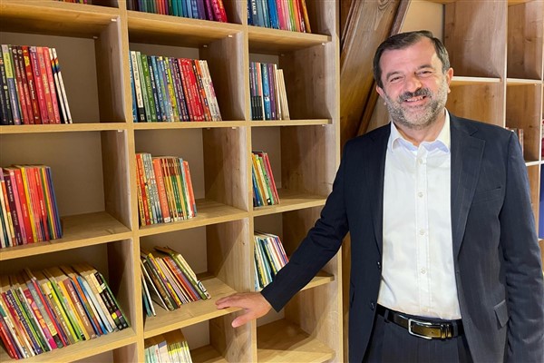 Gürsu'da kitap bağışı kampanyasına 10 bin kitap bağışlandı