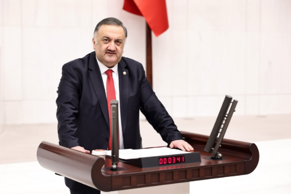  Karal: Çiftçimizin alın teri iki taraftan eriyor<