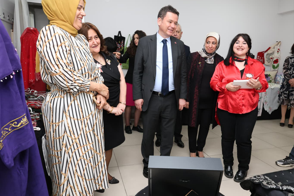 OSMEK Elmasbahçeler Kurs Merkezi’nde yıl sonu sergisi açıldı<
