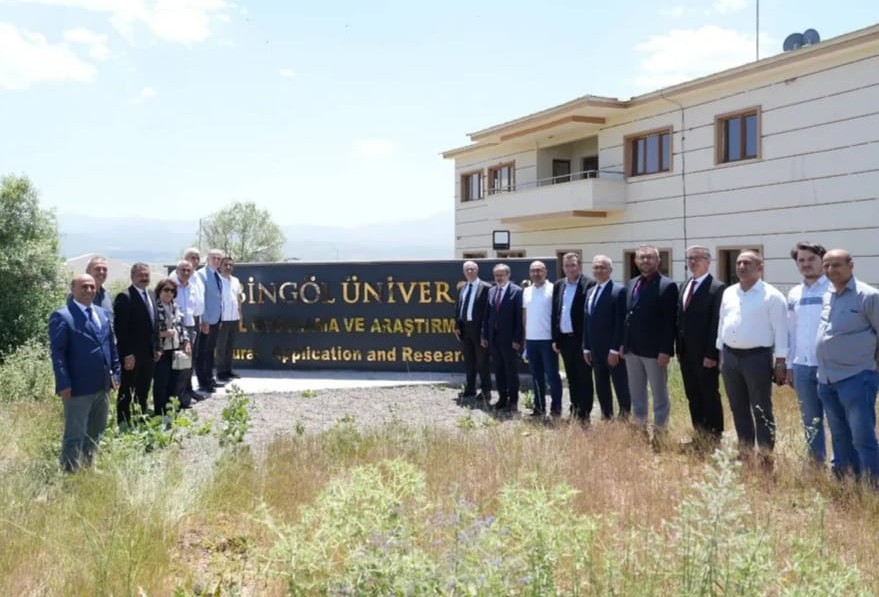 Bingöl Üniversitesi üst yönetiminden Tarımsal Araştırma Merkezi’ne ziyaret<