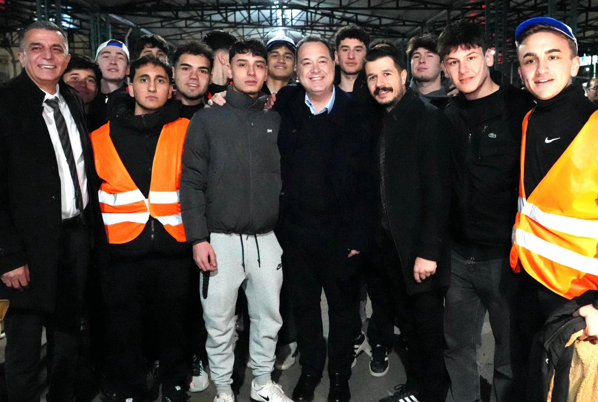 Başkan Dutlulu, Selendililer Derneği’nin iftar programına katıldı<