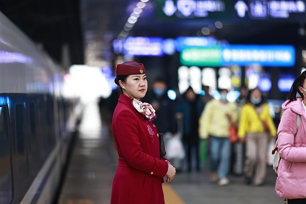 Çin’de bayramın 3. gününde demir yoluyla 11 milyon 150 bin yolcu taşınacak