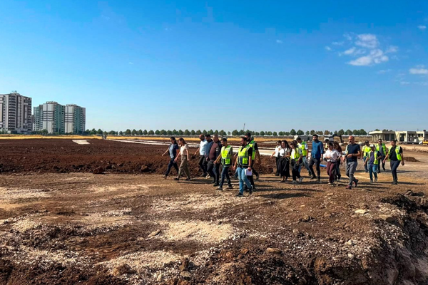Bucak, Naturapark ve Mezopotamya Kent Parkı’ndaki çalışmaları inceledi