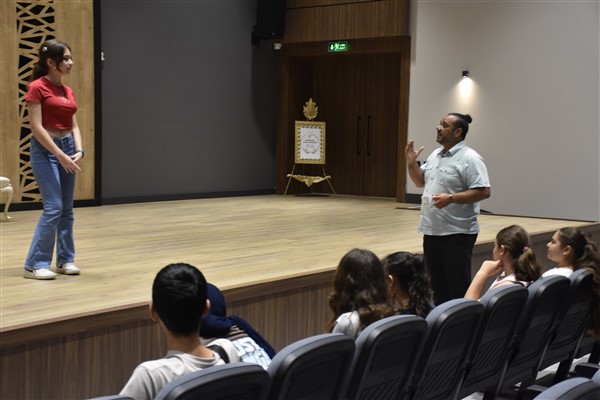 Karacabey Belediyesi Tiyatro Topluluğu yeni sezon eğitimlerine başladı<