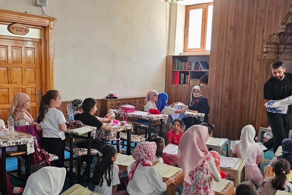Van’da çocuklara sıfır atık eğitimi verildi<