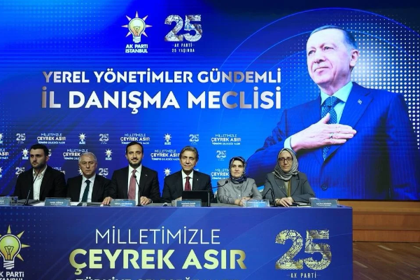 Farklı partilerden 136 kişi AK Parti’ye katıldı<