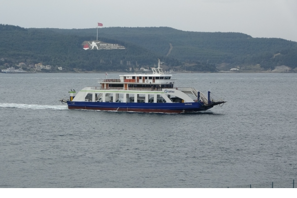 Gökçeada ve Bozcaada feribot seferlerine fırtına engeli