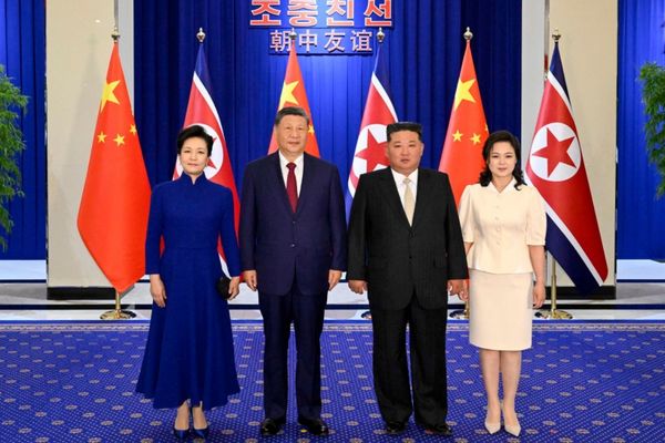 Kim Jong Un’dan Xi Jinping ve Peng Liyuan onurlarına akşam yemeği<