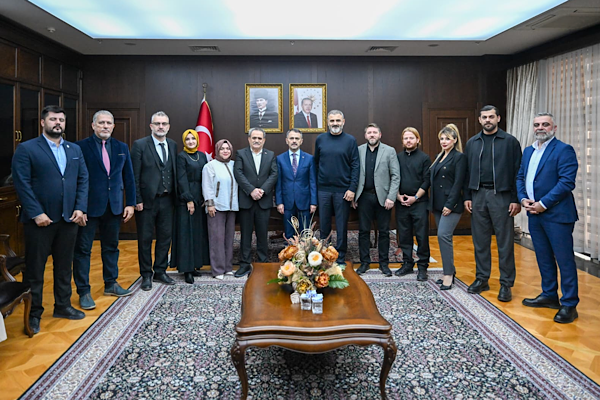 ASRİAD Kocaeli Şube Başkanı Yılmaz ve yönetiminden Vali Aktaş’a ziyaret<