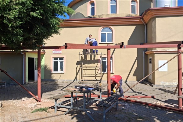 İzmit Belediyesi'nden Bağlıca Mahallesi Toramanlar Cami’ne sundurma