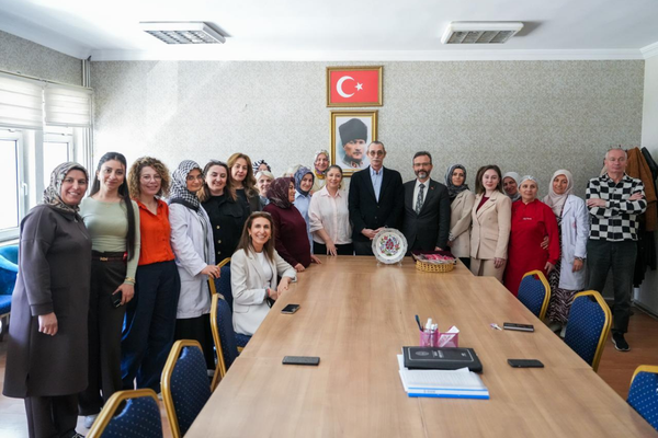 Beşikcioğlu'ndan Halk Eğitim Merkezi’ne ziyaret<