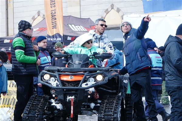 TMF Milli Takımlar Kaptanı Sofuoğlu, Dünya Snowcross Şampiyonası için Erciyes'te