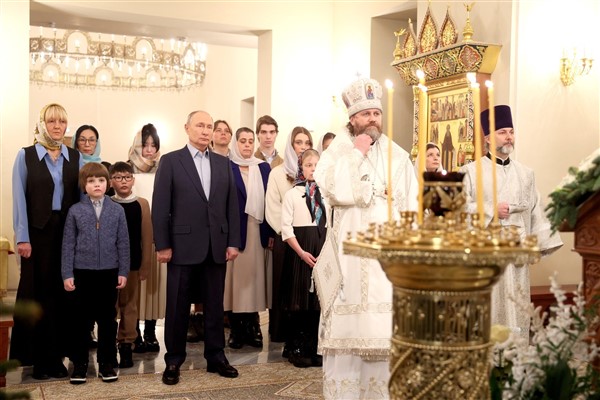 Putin, İsa'nın Doğuşunu kutlayan vatandaşları tebrik etti