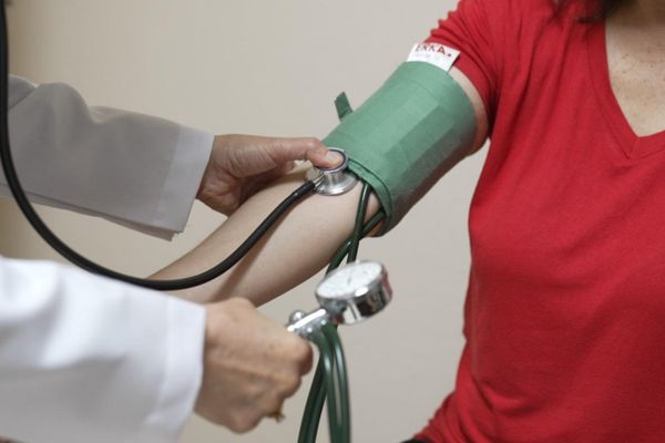 Karşıyaka’da sağlık ve destek merkezi hizmete başladı<