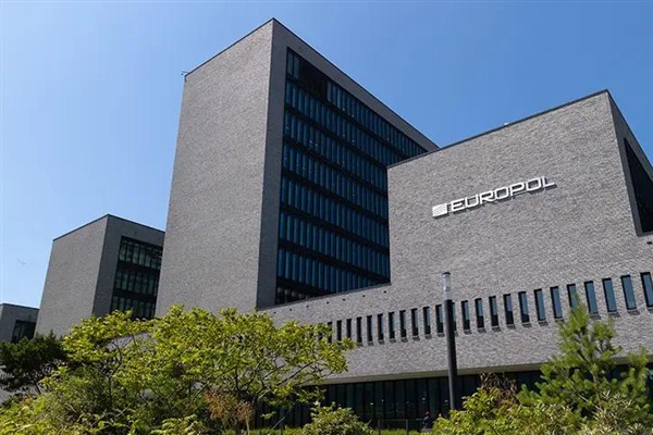 Politico: Avrupa polisi, suçla mücadelede yapay zeka istiyor<