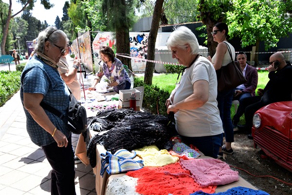 Bornova'da Anneler Günü etkinliği başladı 