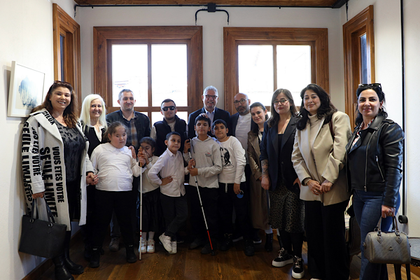 Mudanya'da  “sesli betimleme karekod'' uygulaması