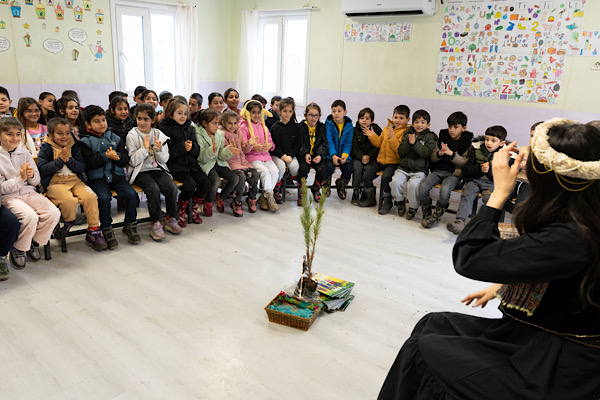 “Masal Yolcuları” 5 bin öğrencinin hayal dünyasına misafir olacak<