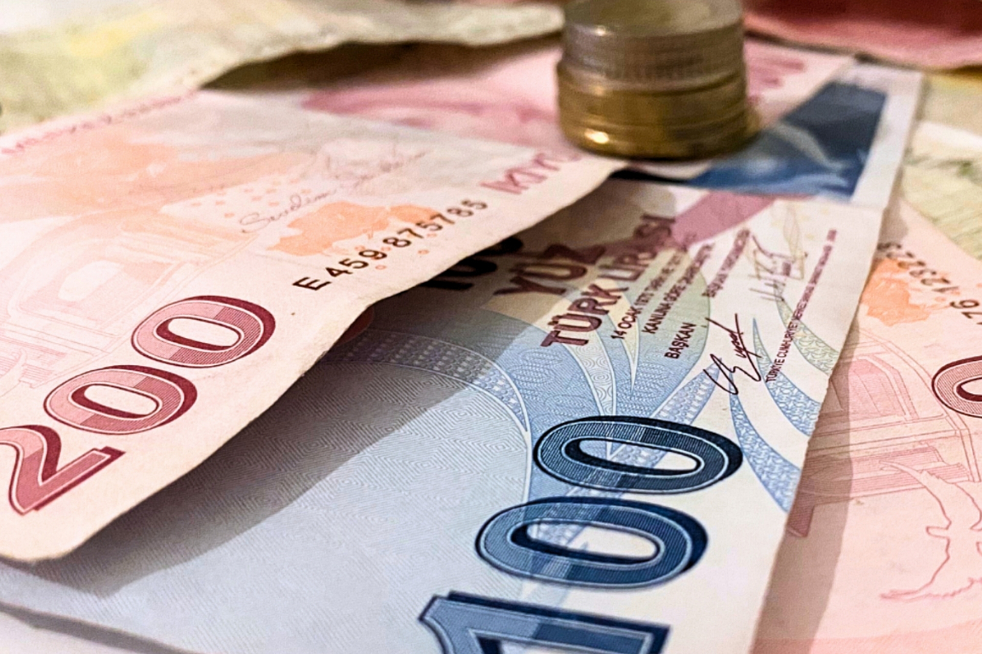 TLREF’e endeksli tahvil ihalesinde 99,8 milyar TL borçlanma oldu<