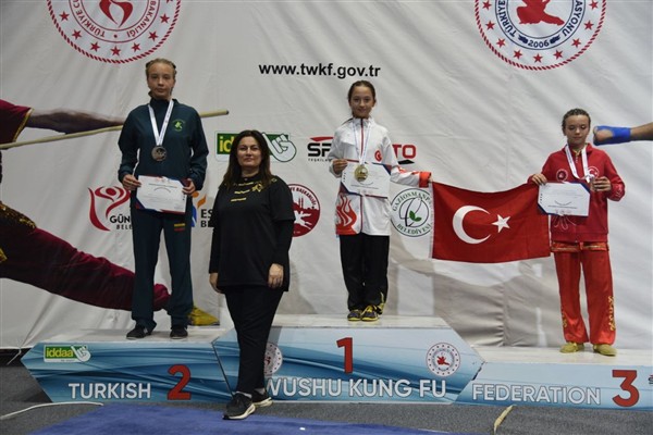 Karamanlı sporcular şampiyonadan madalyalarla döndü <