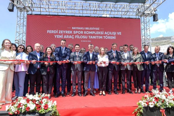 Başkan Tugay’dan Bayraklı’ya atletizm pisti ve denizle buluşma müjdesi<