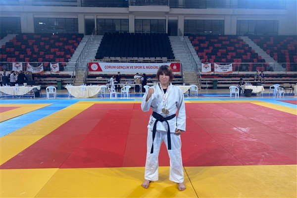 Karamanlı milli sporcu Ayşegül Ay’a milli takım daveti<