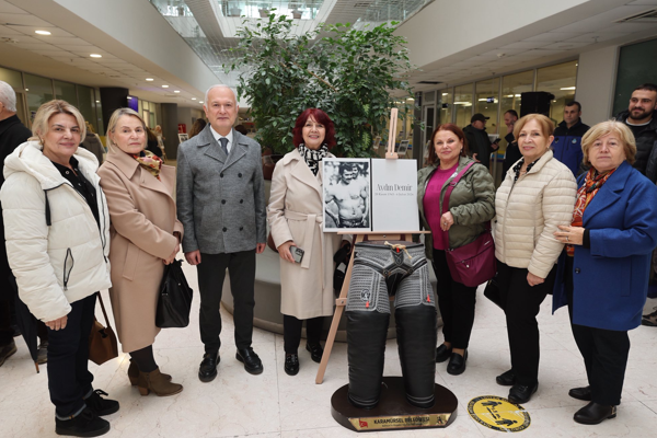 Karamürsel’de “Aydın Demir Anısına” sergisi açıldı 