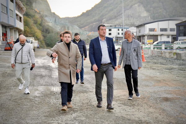 Başkan Köse, saha çalışmalarını yerinde inceliyor<