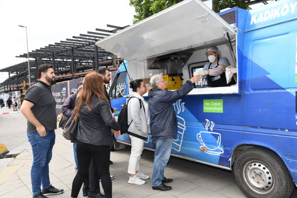 Kadıköy Belediyesi mobil fırınıyla günde 35 bin ekmek üretebilecek