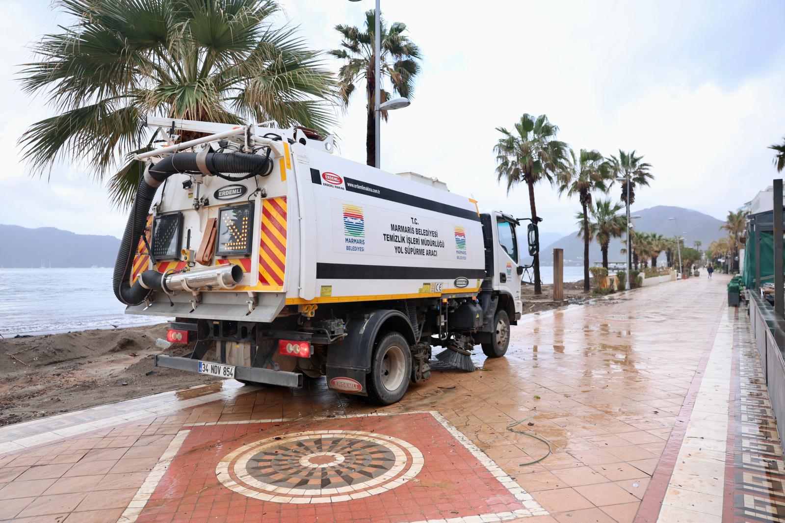 Marmaris’te fırtına ve sağanak alarmı  <