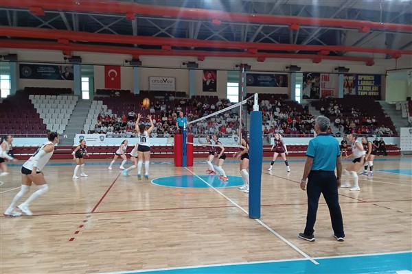 Hatay'da Cumhuriyet Bayramı kutlamaları spor sahalarına taşındı<