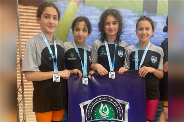 ÇESK’in yüzücülerinden 35 madalya <