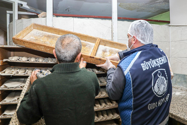 Van Büyükşehir Belediyesi fırın ve marketlerde denetimleri artırdı<