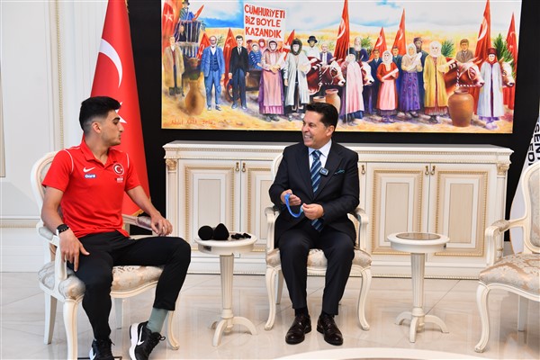 Milli Paratriatloncu Uğurcan, Başkan Özer’e olimpiyat şampiyonluğu sözü verdi