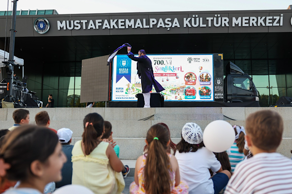 Mustafakemalpaşa’da Bursa’nın fethinin 700. yılı coşkusu<