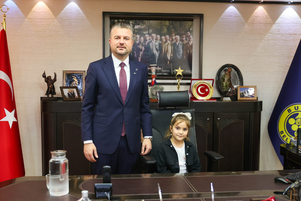 Buca’da başkanlık koltuğu Adasu’ya devredildi 