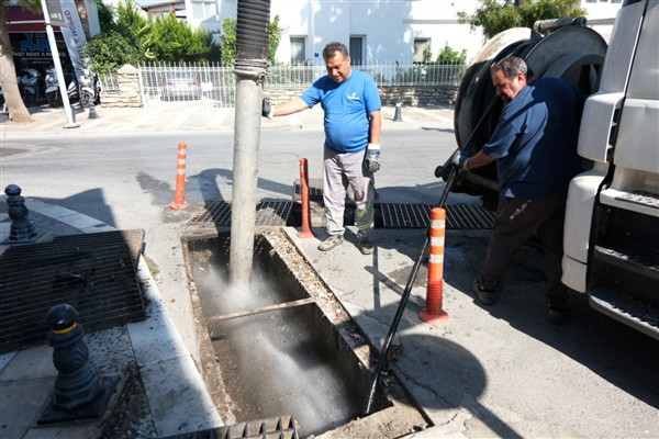 Bodrum’da mazgal ve yağmur suyu hattı temizliği<