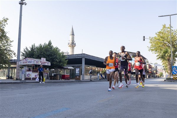 Uluslararası Tarsus Yarı Maratonu tamamlandı<