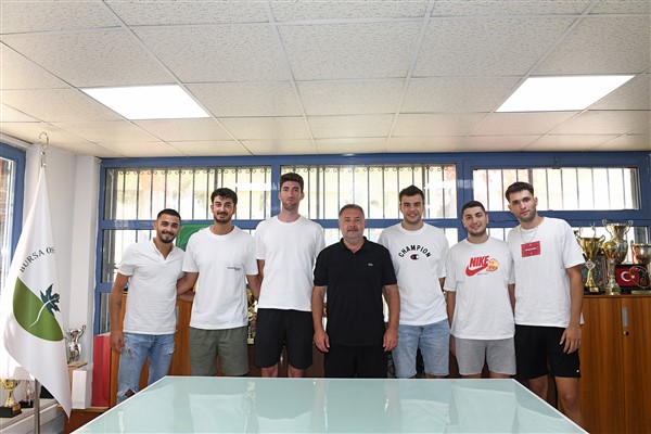 Osmangazi Belediyespor voleybol takımına 6 yeni transfer<