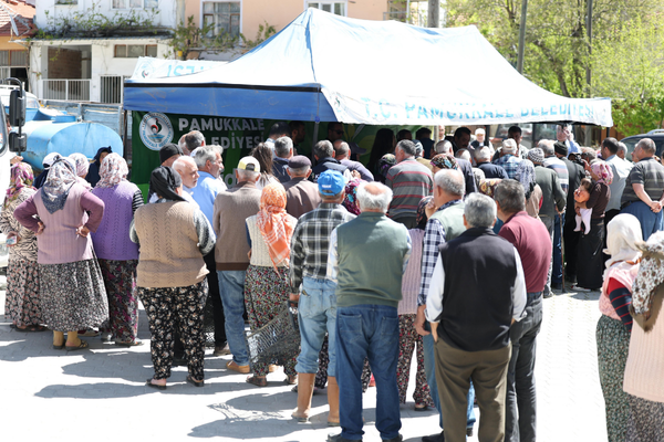 Pamukkale'de üreticiye 120 bin fide desteği