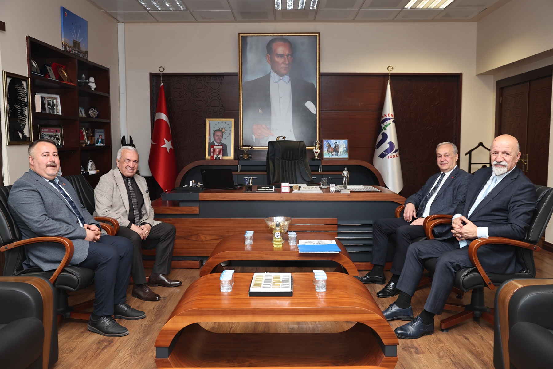 Başkan Özdemir’den iş birliği ziyaretleri<