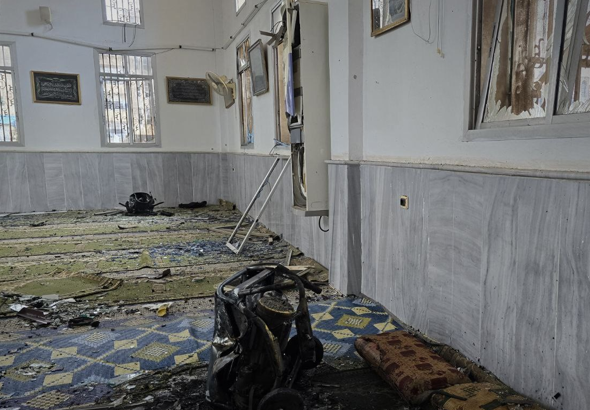 Suriye'de bir camide meydana gelen patlamada üç kişi hayatını kaybetti<