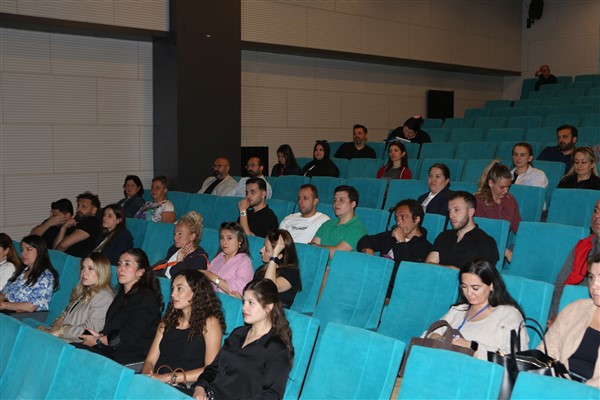 Engelsiz İletişim Semineri düzenlendi<