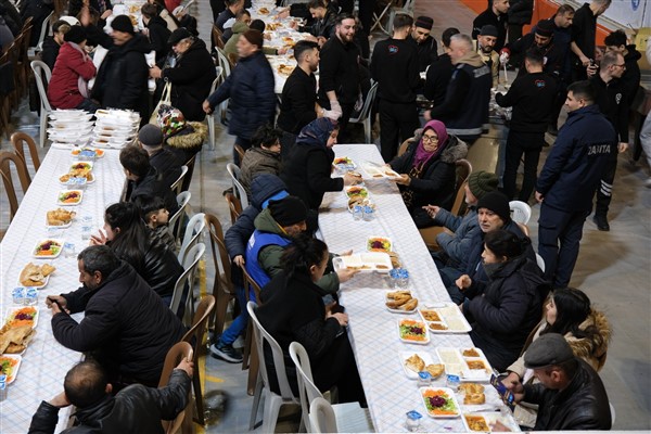 Çorum Belediyesi iftar sofrasında Ramazan’ın ilk orucu açıldı