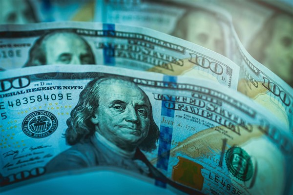Fed beklendiği gibi faiz oranlarını yüzde 5,25-5,5'te sabit tuttu